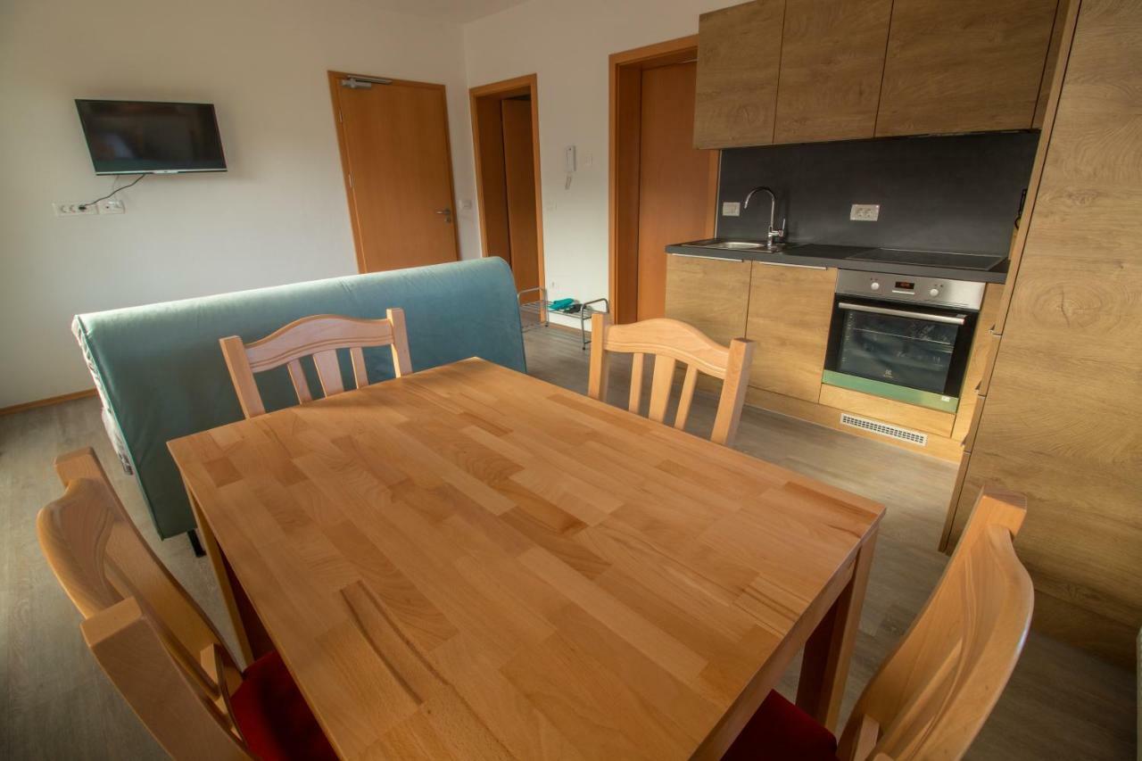 Apartments & Rooms Pr' Skalovc بوينج المظهر الخارجي الصورة
